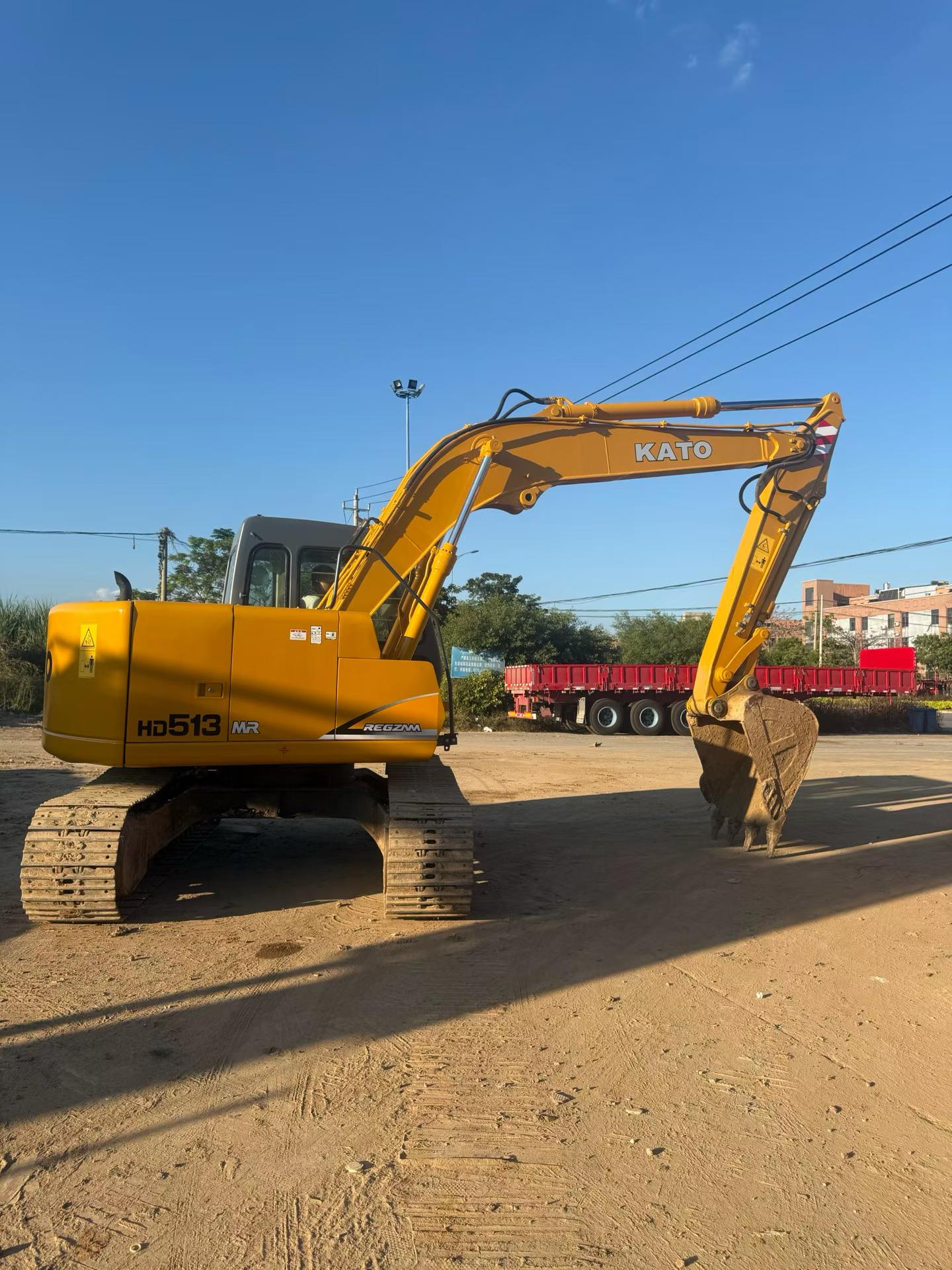 Buy Kato HD513MR Used Excavator / 4