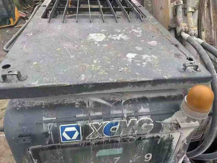 Buy XCMG XE470 Used Excavator / 1