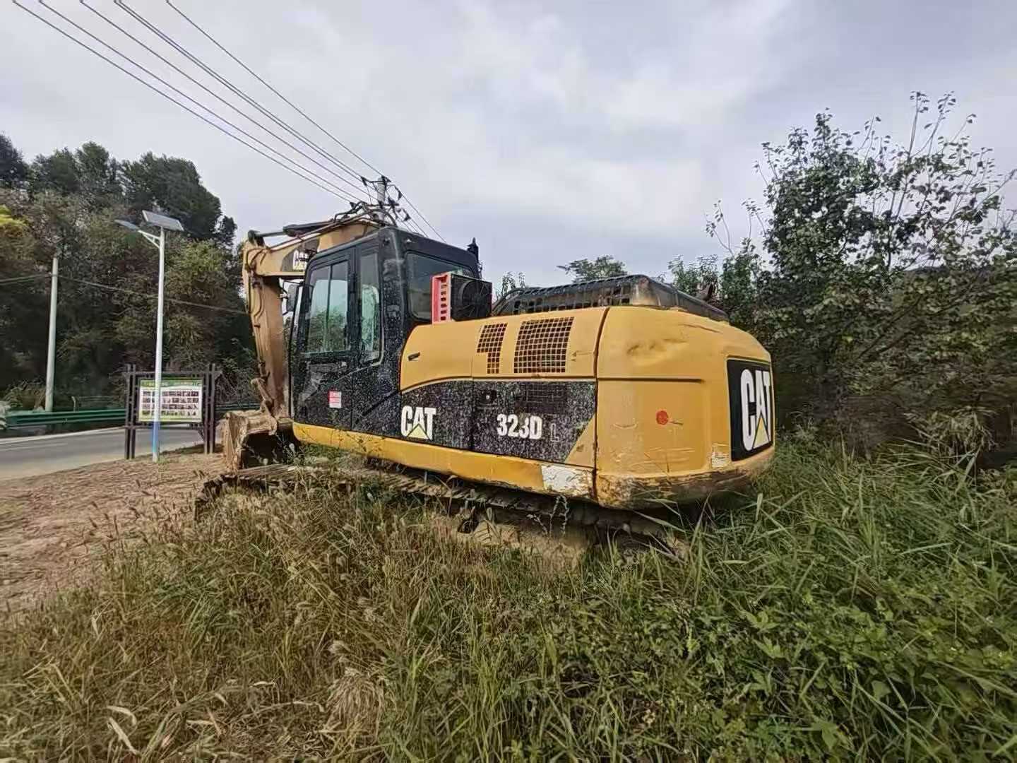 Buy Caterpillar 323 Used Excavator / 2