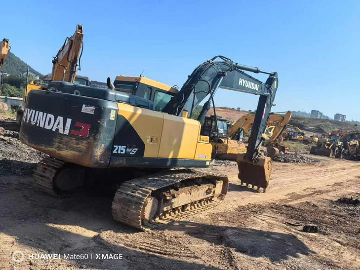 Buy Hyundai R205VS Used Excavator / 1