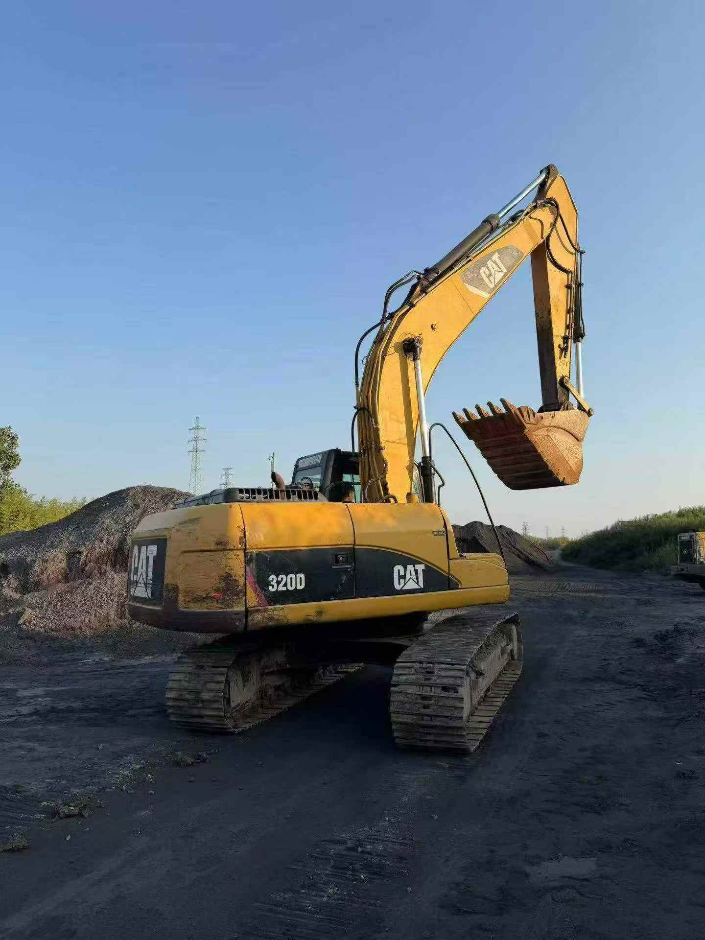 Buy Caterpillar 320D Used Excavator / 3