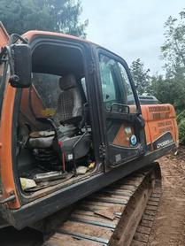 Buy Doosan DH220 Used Excavator / 4 Buy Doosan DH220 Used Excavator / 4