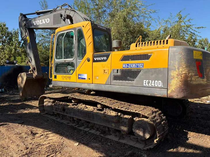 Buy Volvo EC240 Used Excavator / 1
