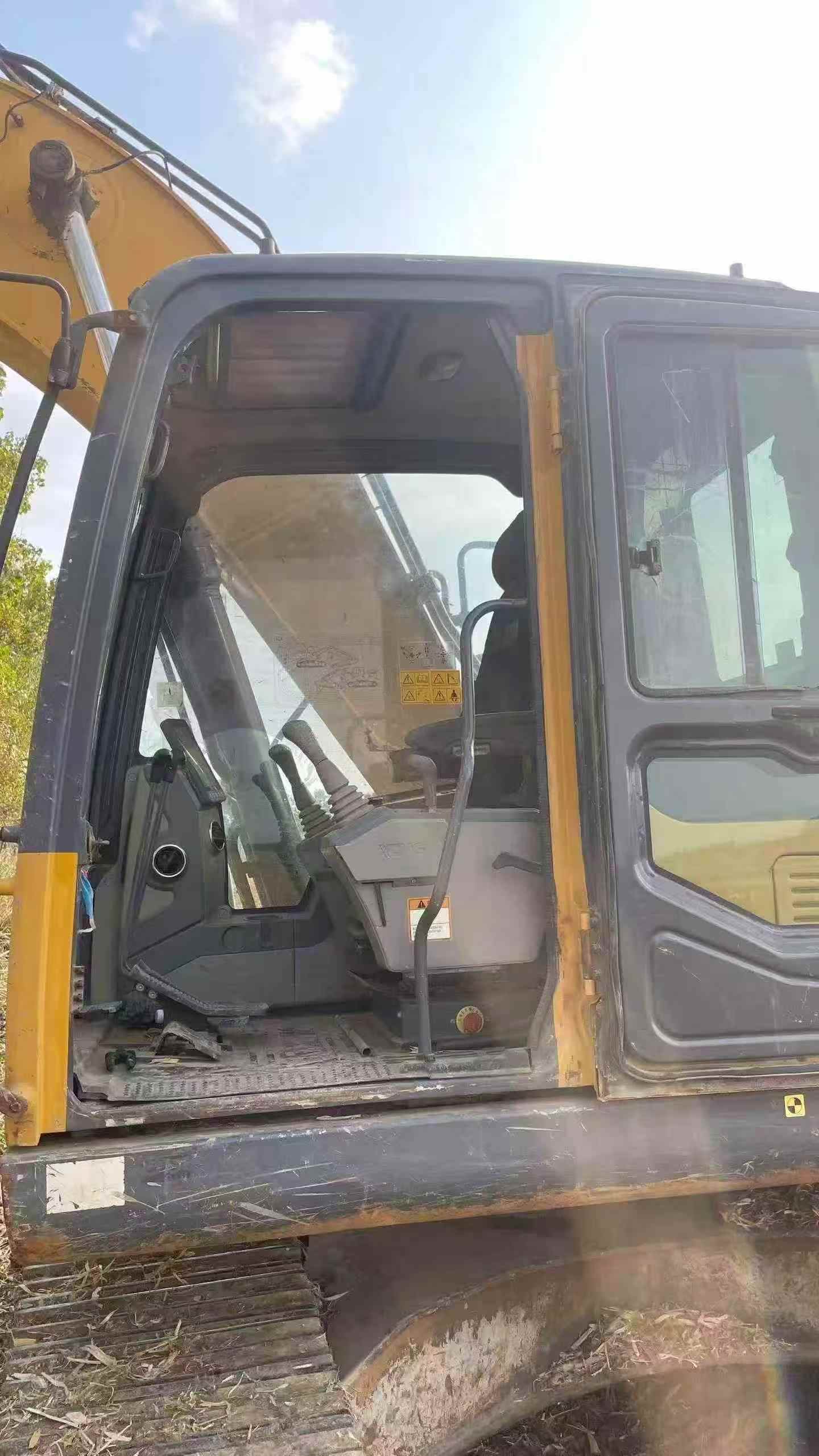 Buy XCMG XE215 Used Excavator / 4
