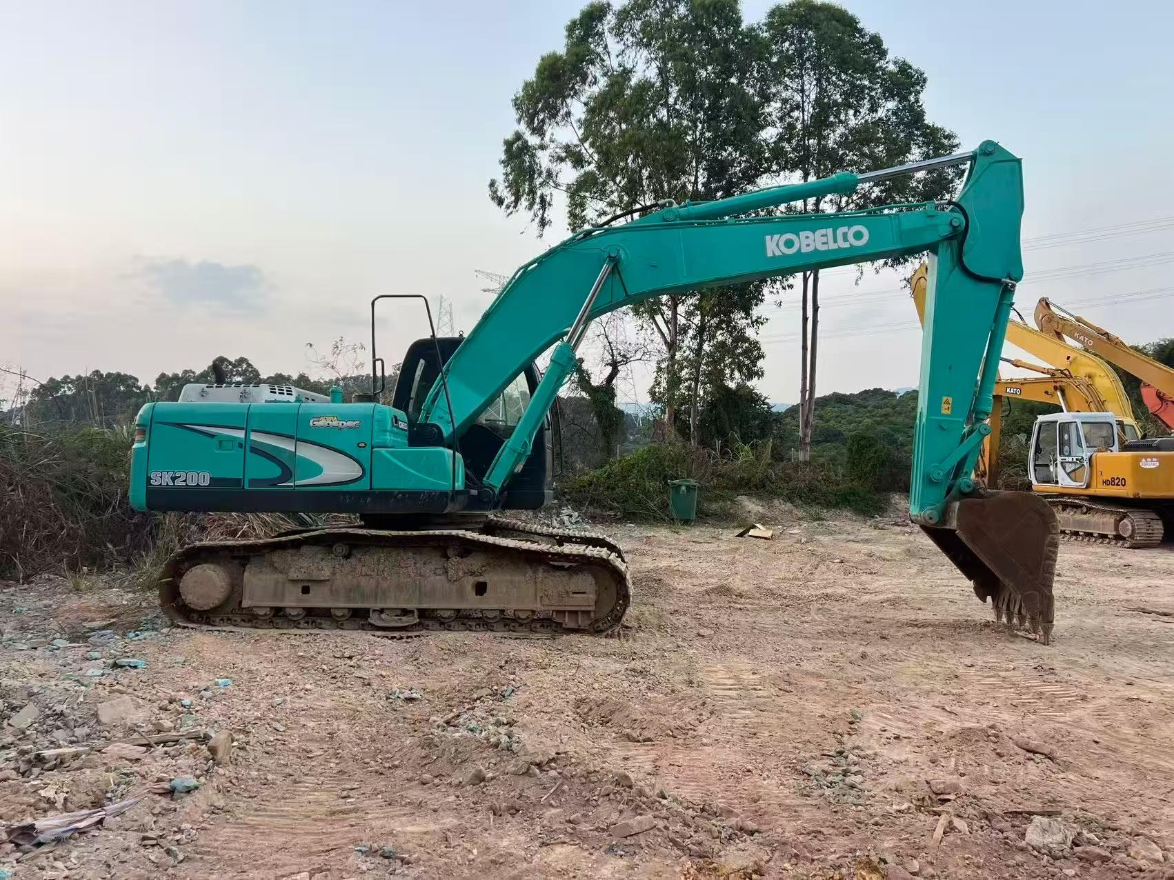 Buy Kobelco SK200-8 Used Excavator / 3