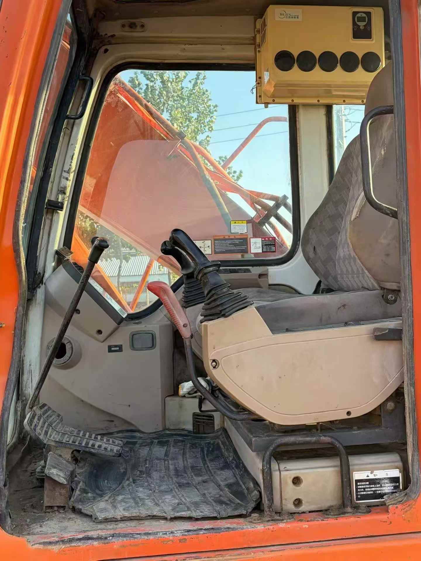 شراء حفارة Doosan DH150-7 مستعملة / 8