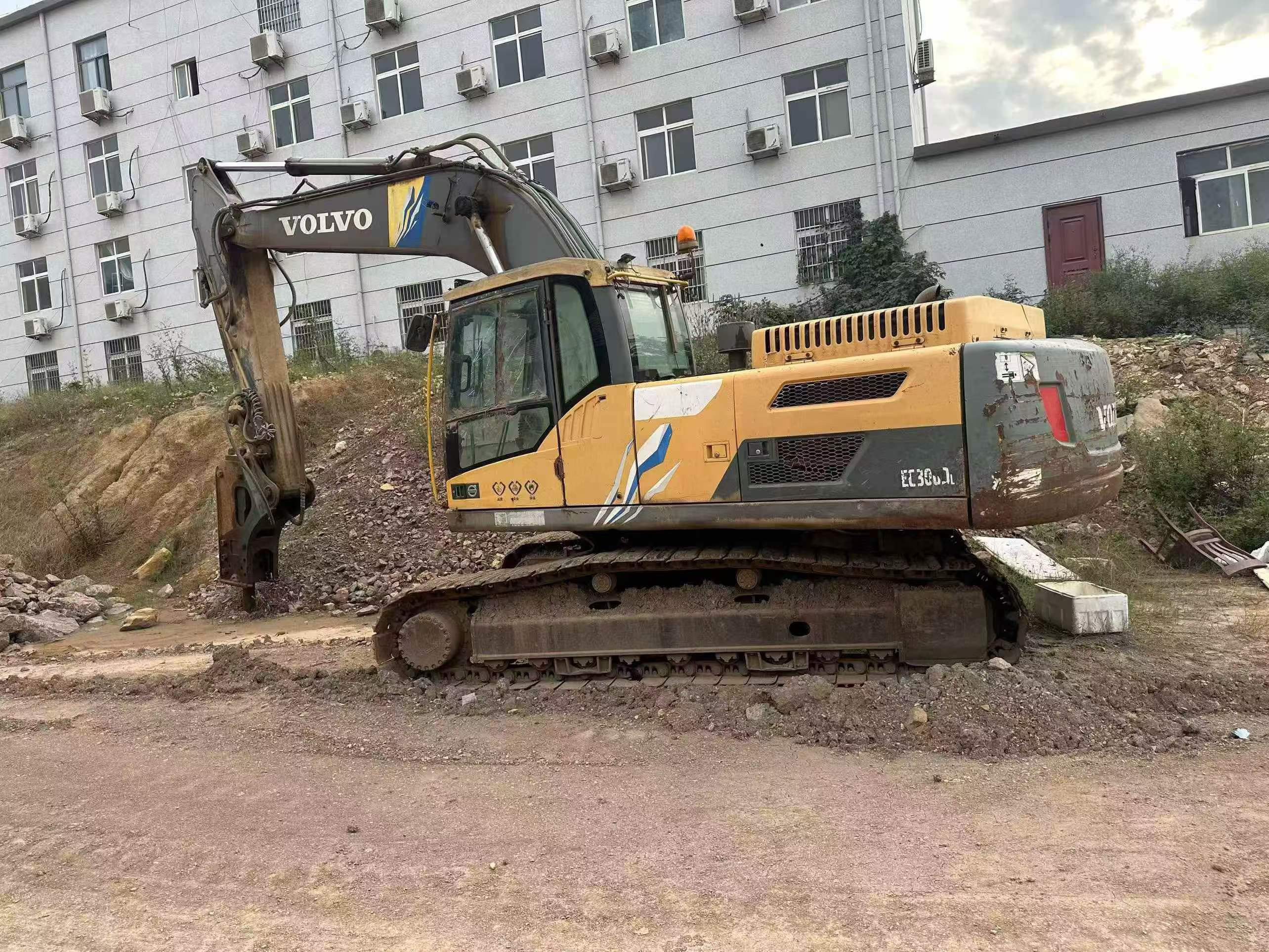 Buy Volvo EC250D Used Excavator / 2