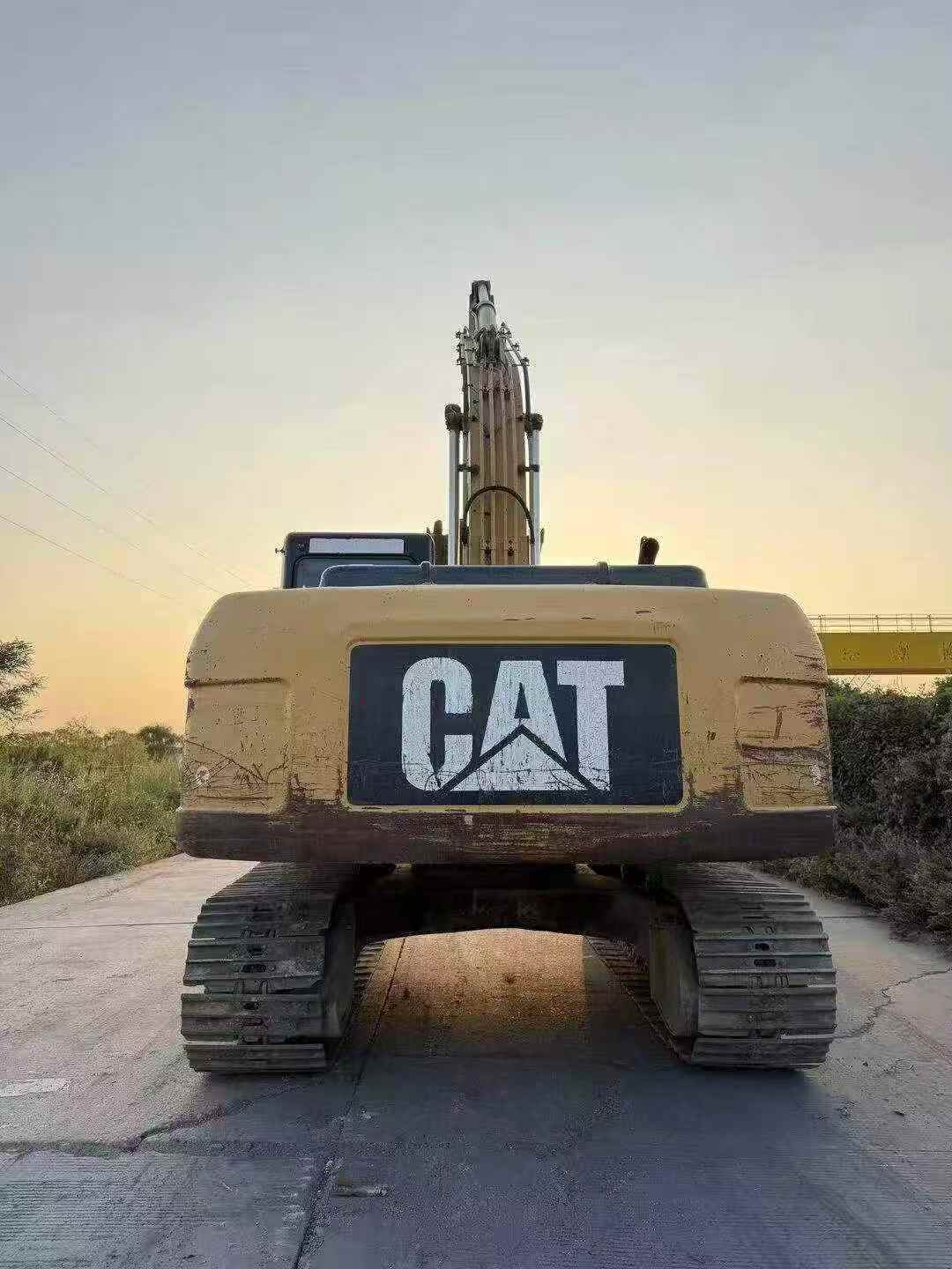 شراء حفارة Caterpillar 320D مستعملة / 9