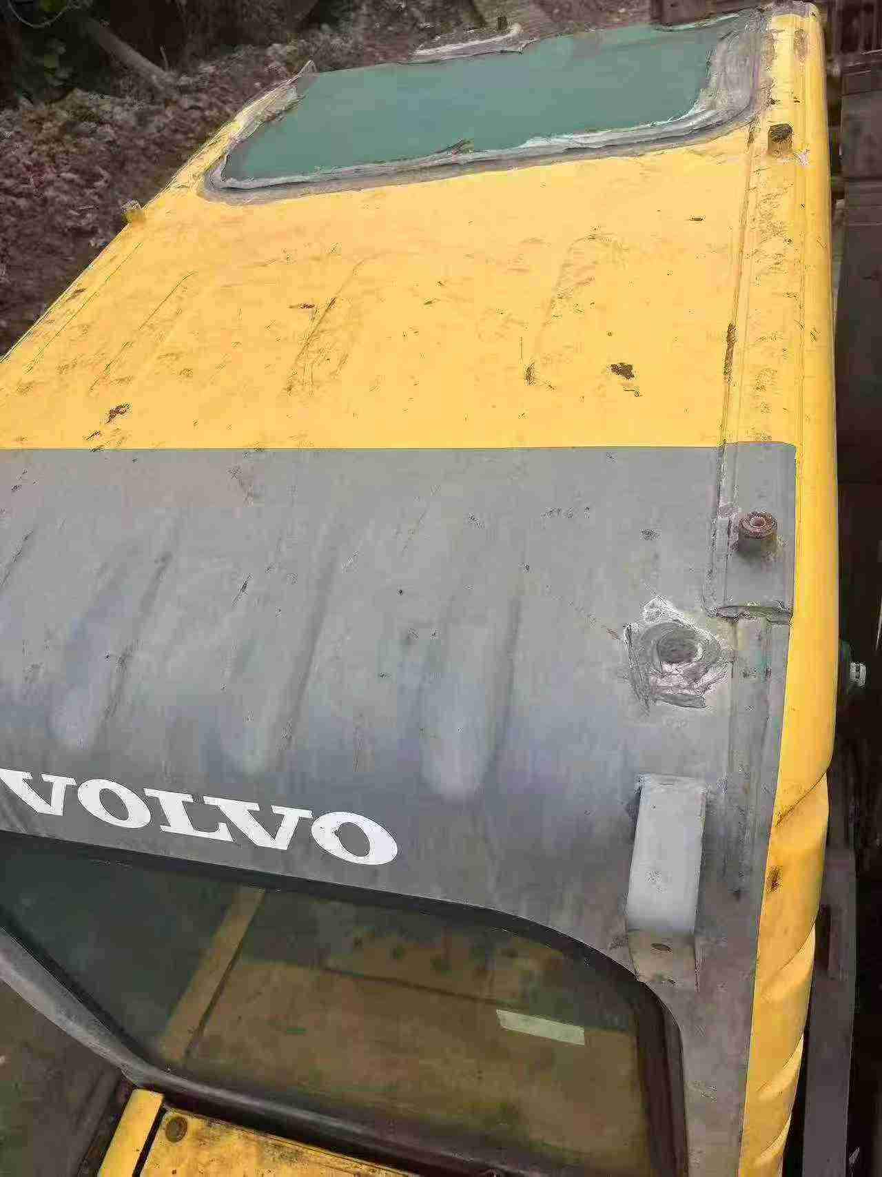 شراء حفارة Volvo EC200 مستعملة / 9