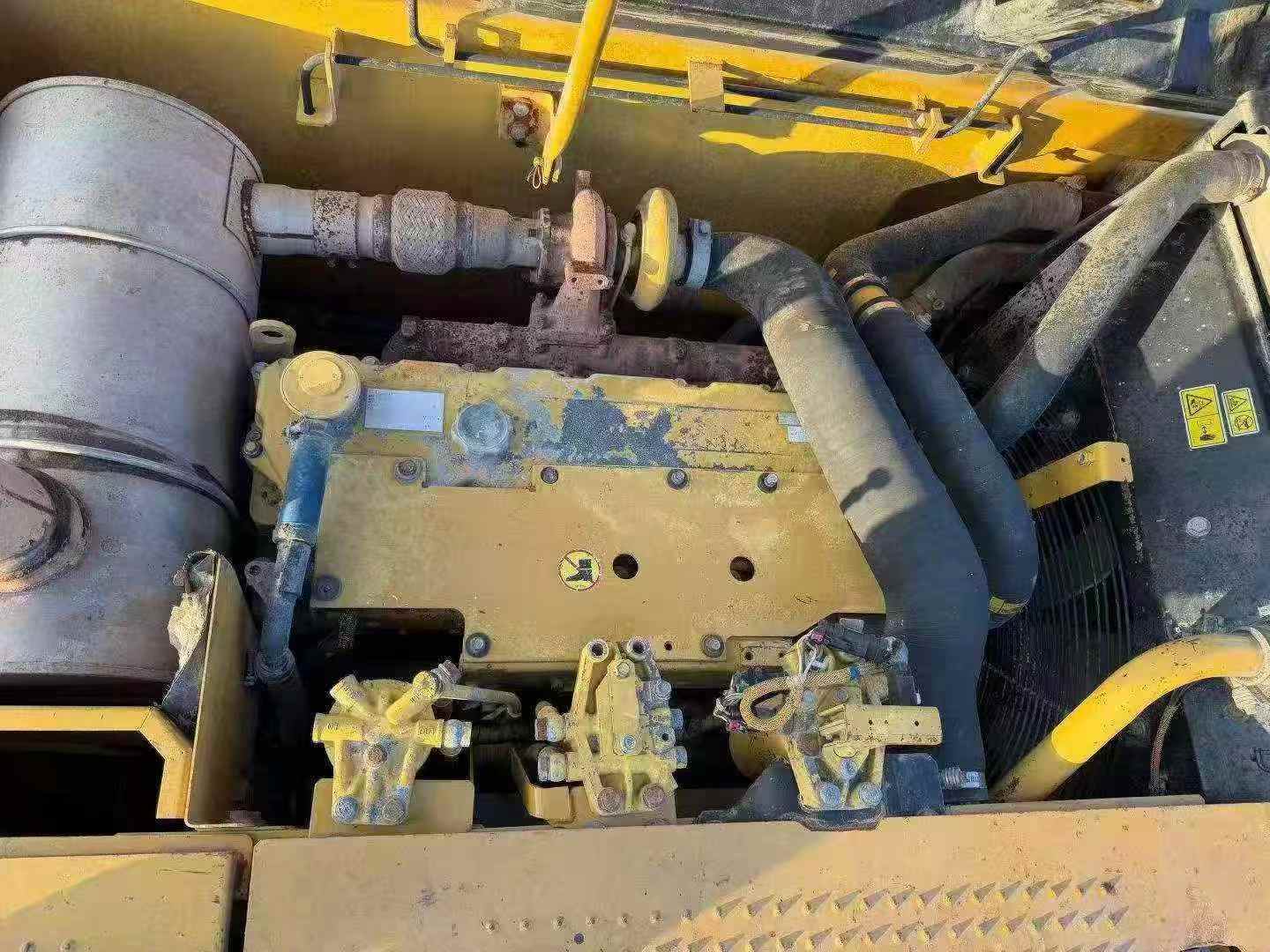 Buy Caterpillar 320D Used Excavator / 4