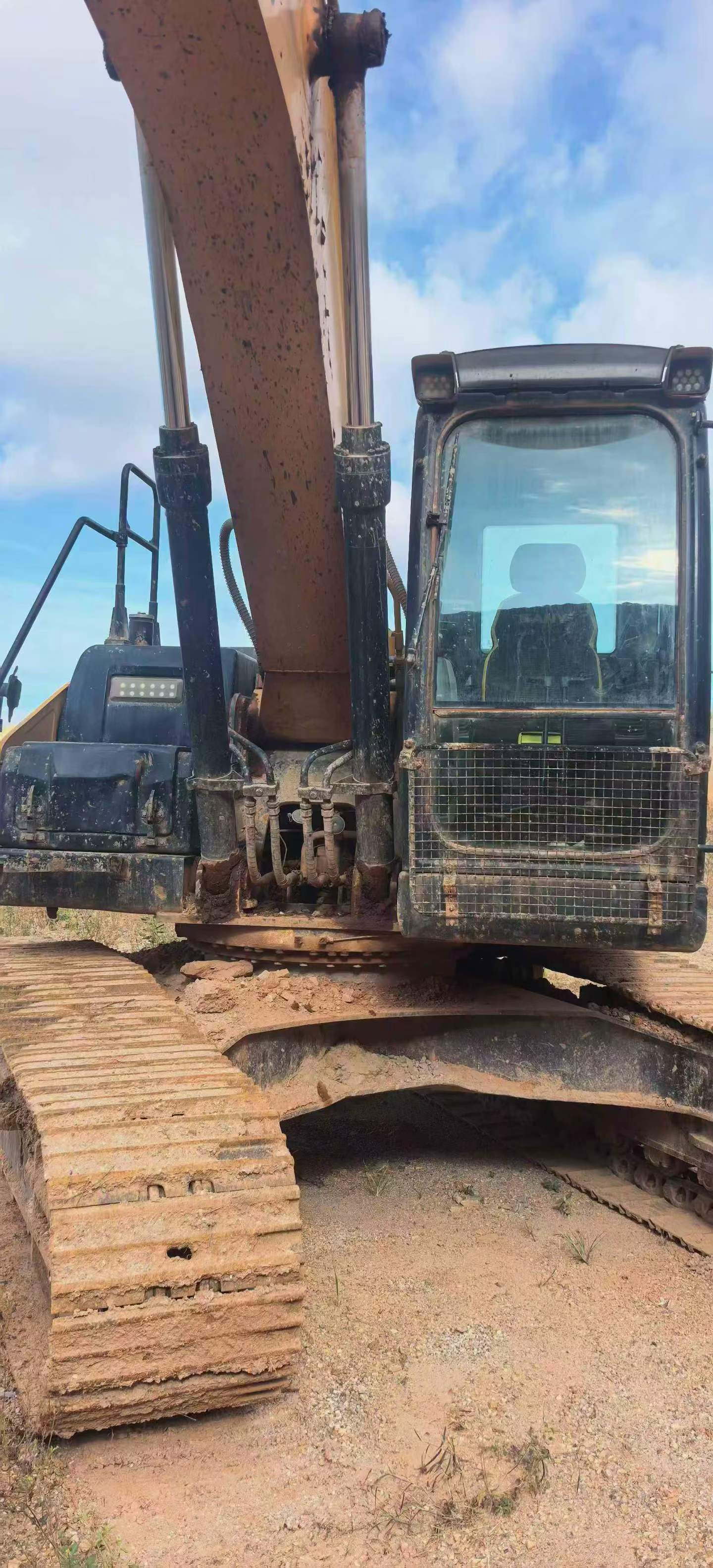 Buy Sany SY215C Used Excavator / 2