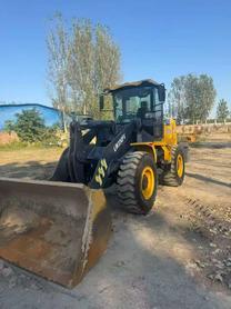 Buy XCMG LW300FV Used Loader / 2 Buy XCMG LW300FV Used Loader / 2