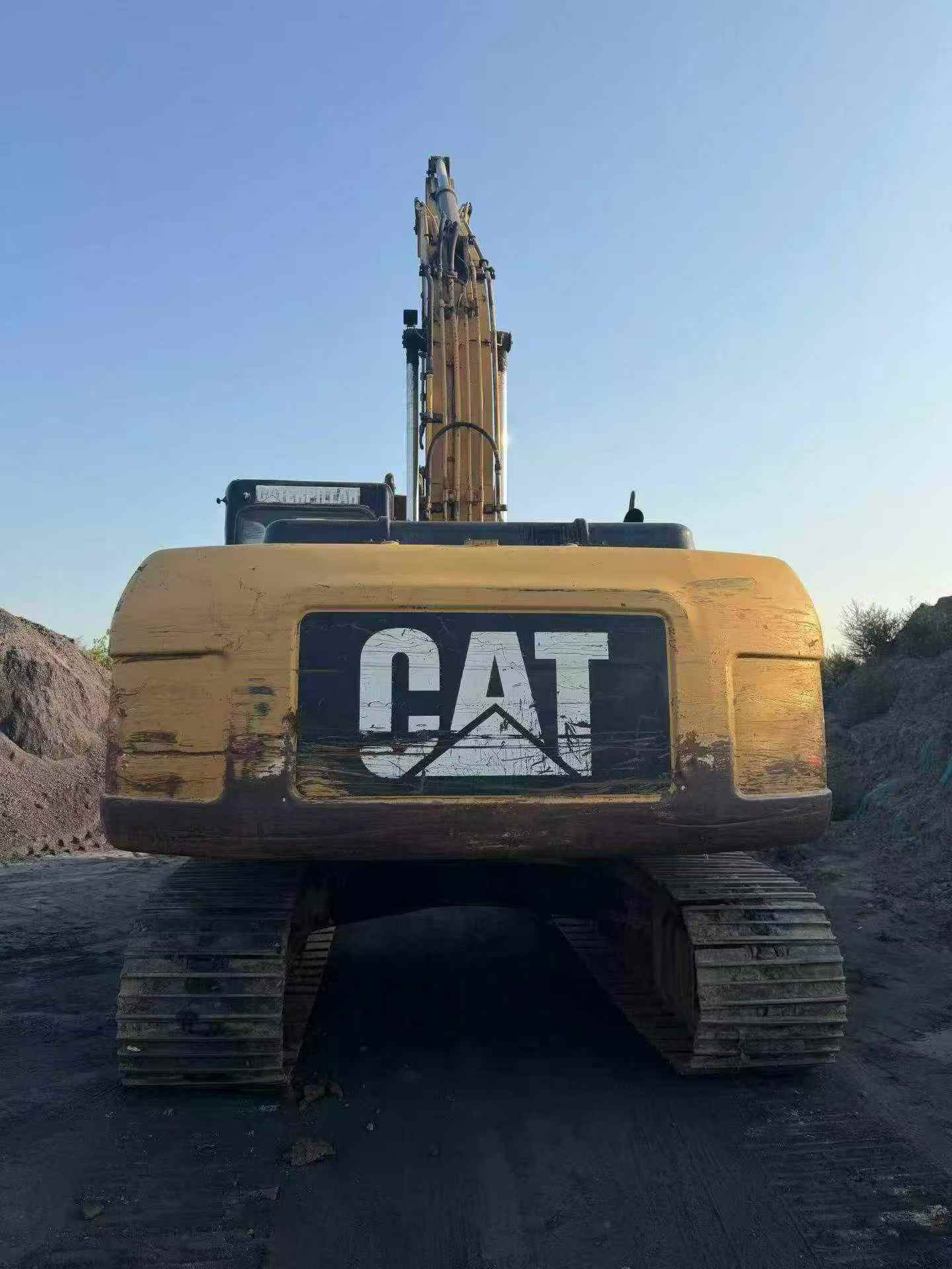Buy Caterpillar 320D Used Excavator / 2