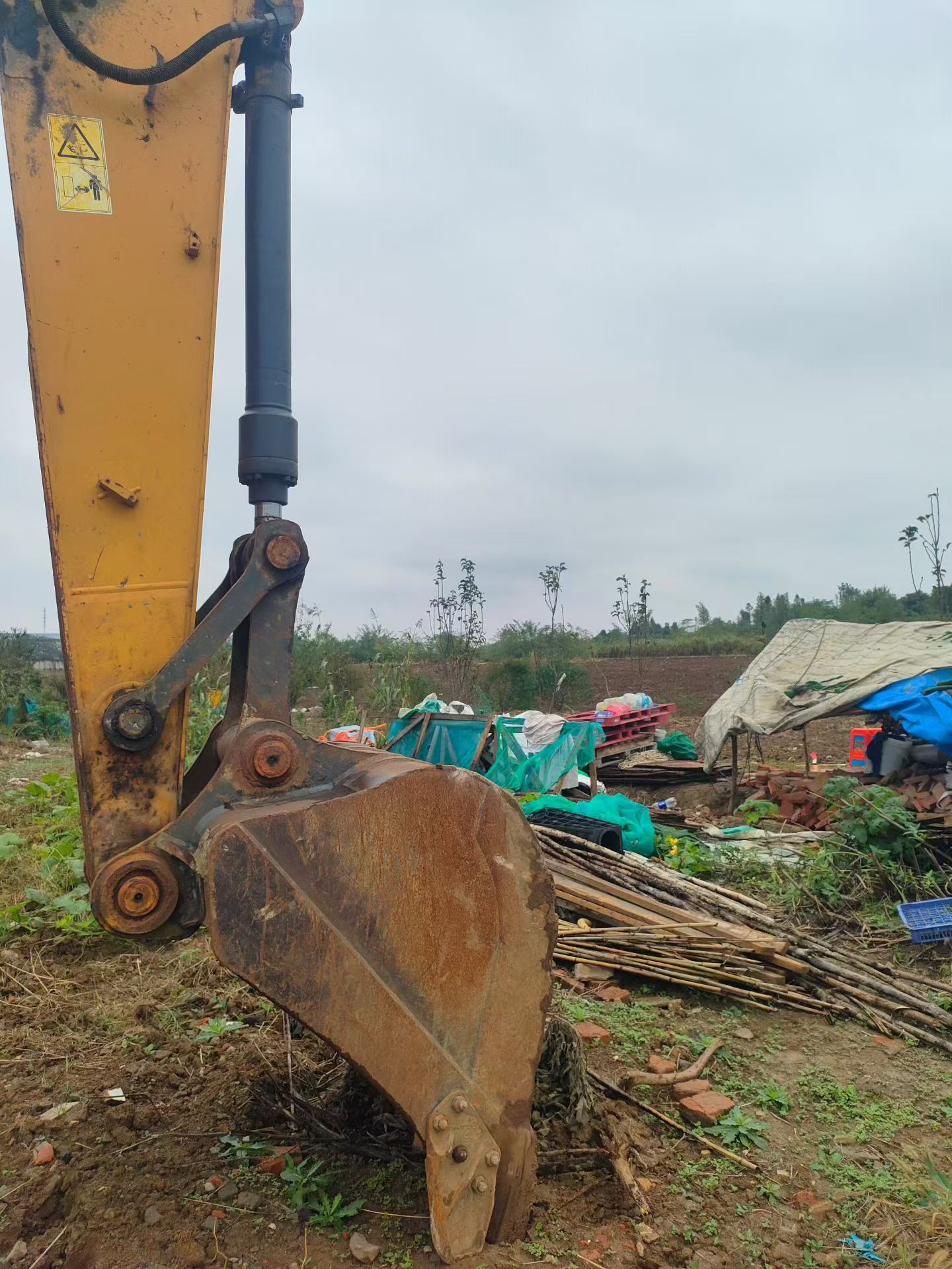 Buy XCMG XE200 Used Excavator / 7