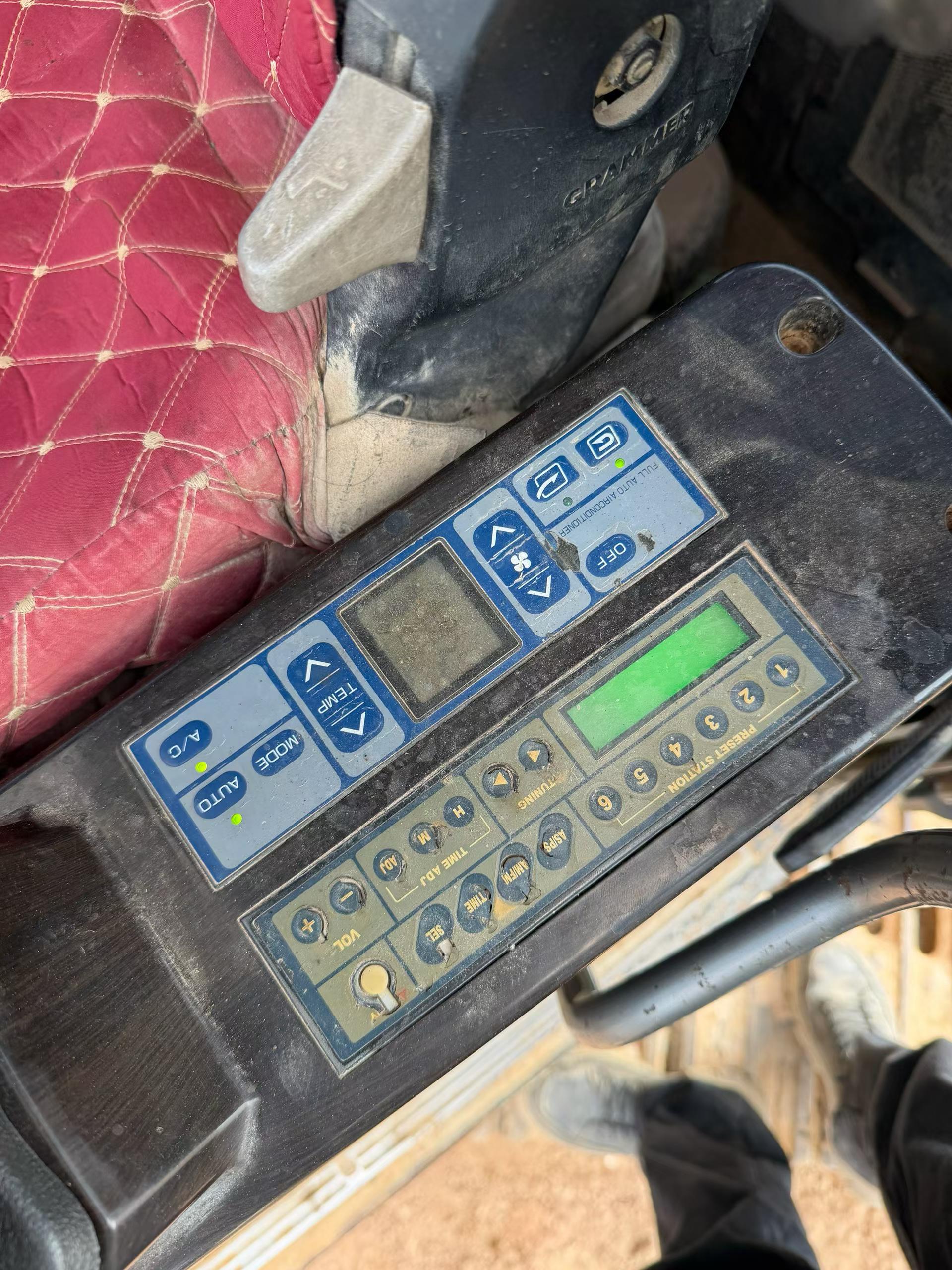 Buy Sany SY215C-8 Used Excavator / 8 Buy Sany SY215C-8 Used Excavator / 8