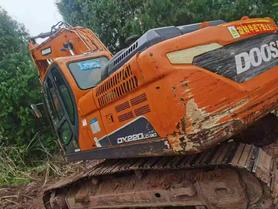 Buy Doosan DH220 Used Excavator / 4 Buy Doosan DH220 Used Excavator / 4