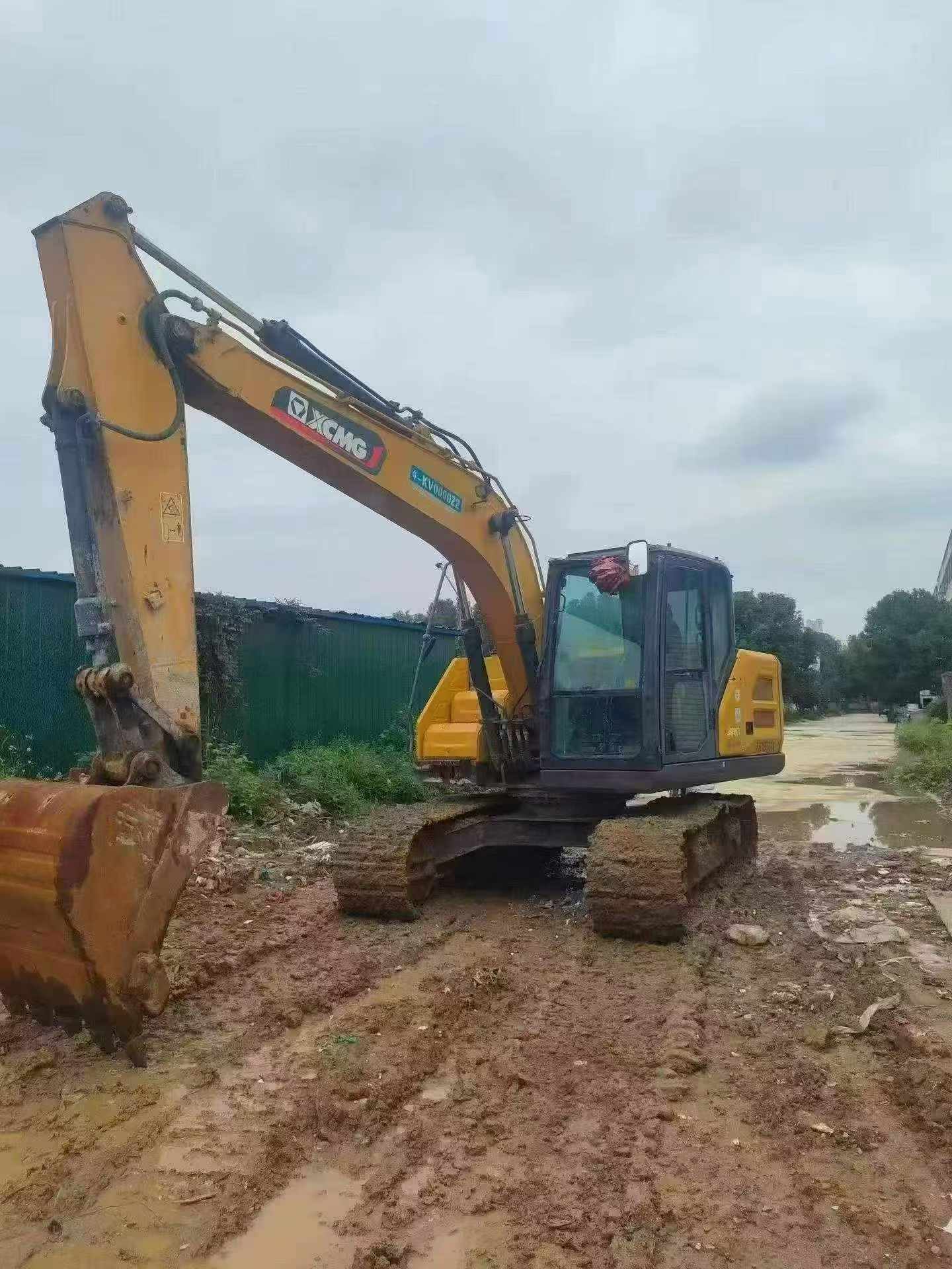 Buy XCMG XE155D Used Excavator / 2