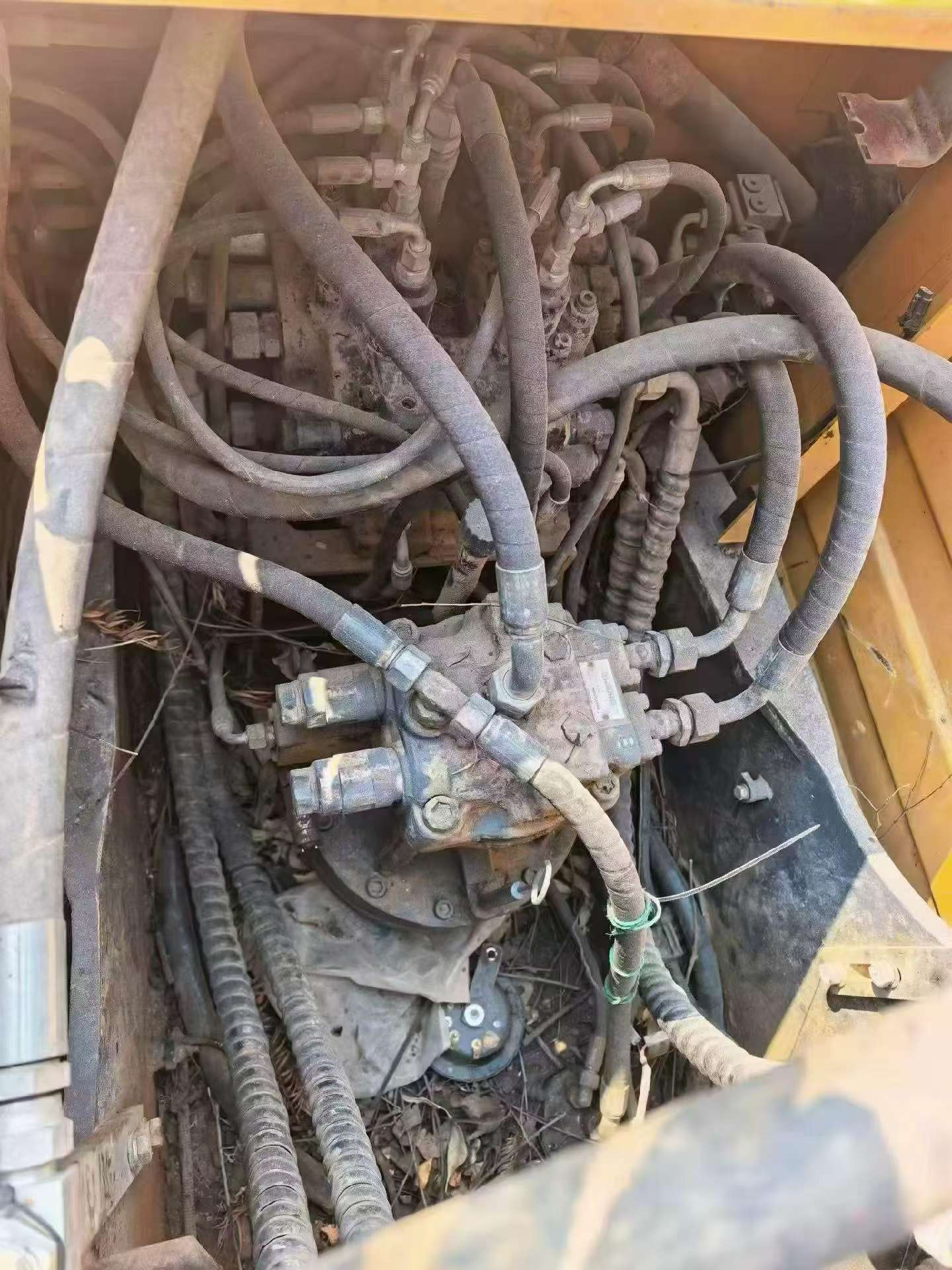 Buy XCMG XE135B Used Excavator / 6