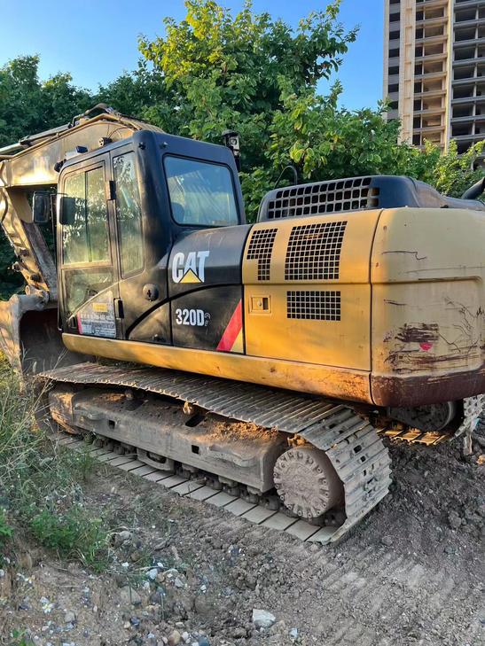 Buy Caterpillar 320D Used Excavator / 1