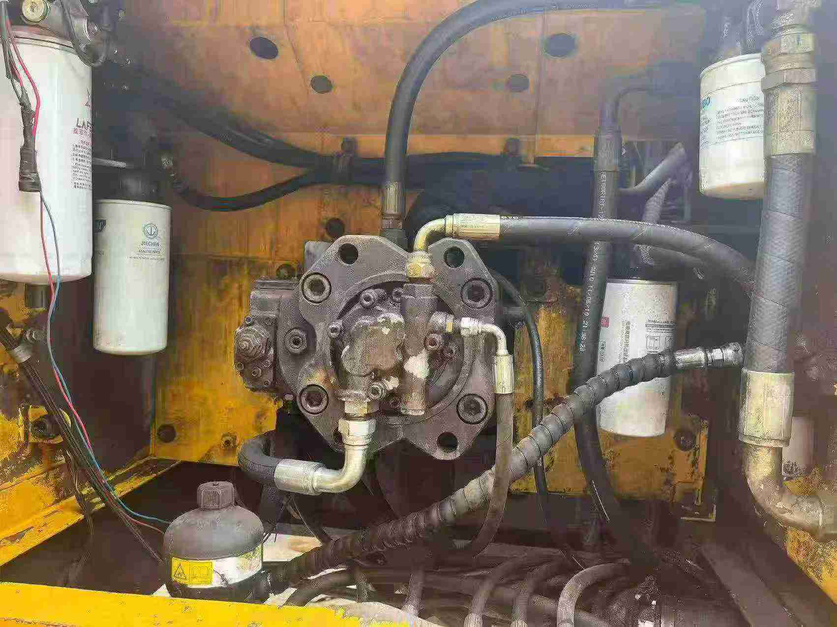 شراء حفارة Volvo EC200 مستعملة / 5
