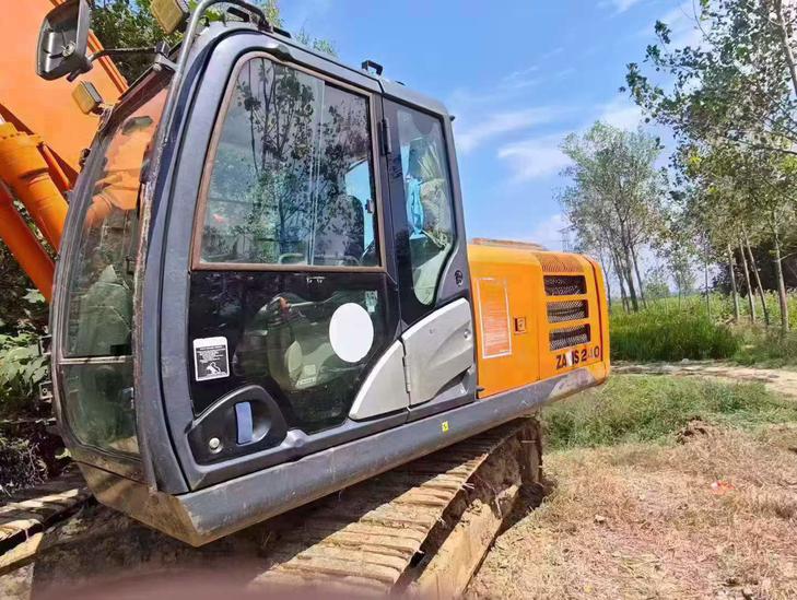 Buy Hitachi ZX200-5G Used Excavator / 1