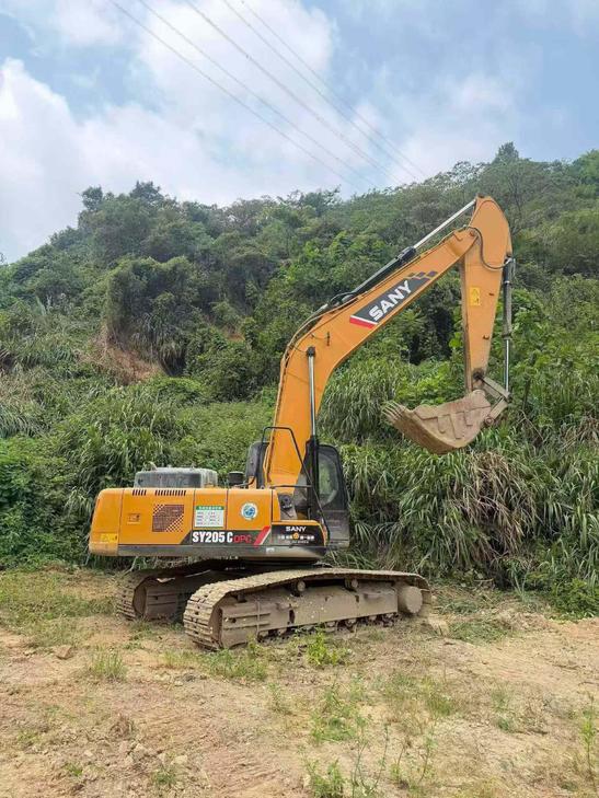 Buy Sany SY205C Used Excavator / 1
