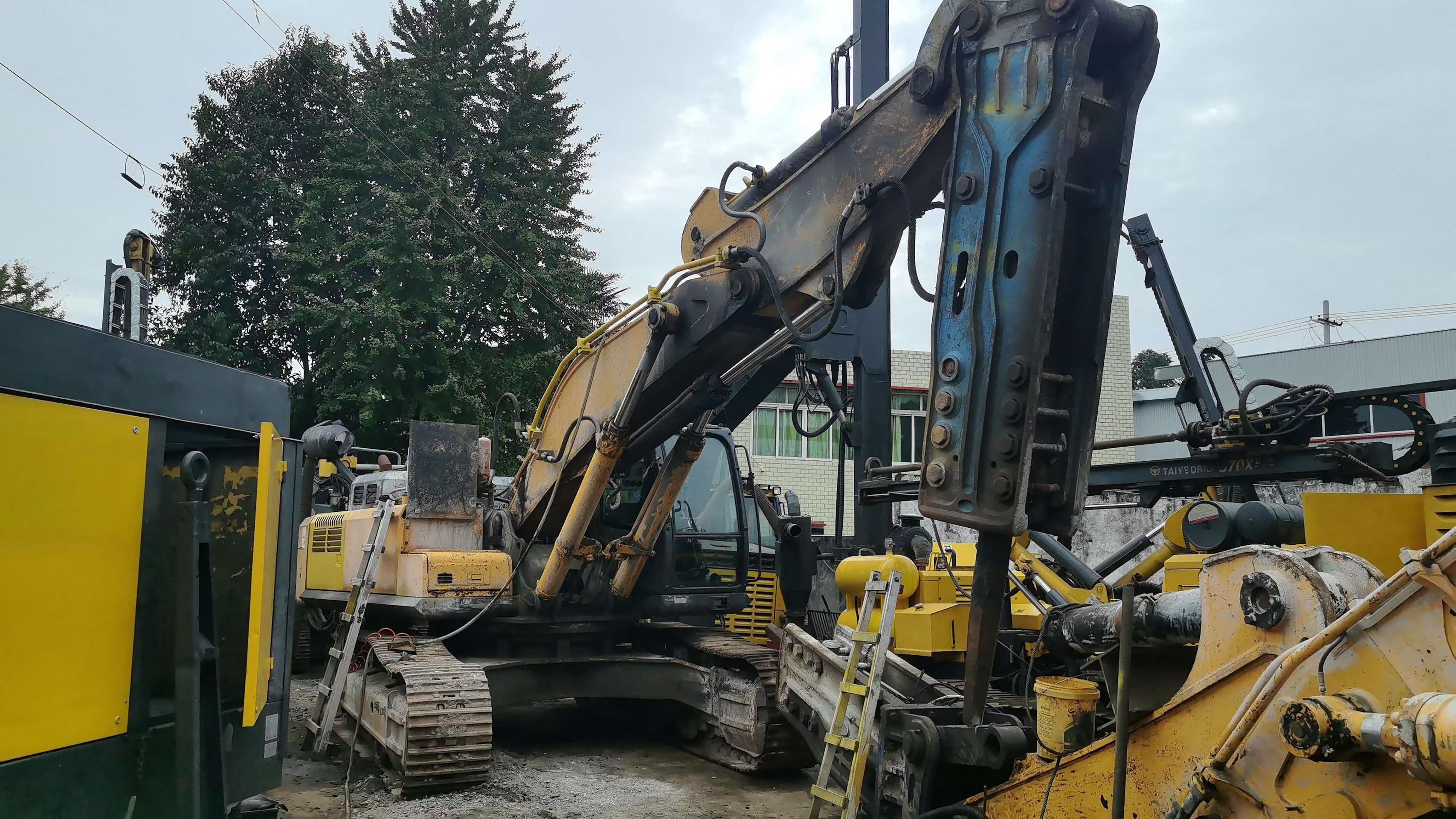 Buy Hyundai R455LC-7 Used Excavator / 3
