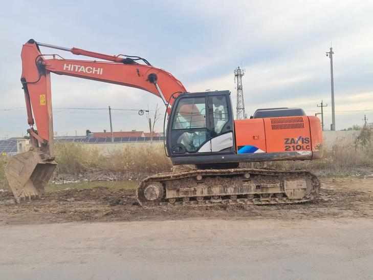 Buy Hitachi EX210 Used Excavator / 1