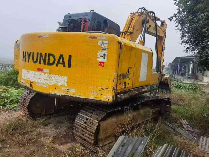 Buy Hyundai Used Excavator / 1
