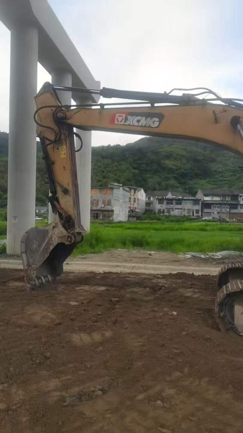 Buy XCMG LW200 Used Excavator / 3