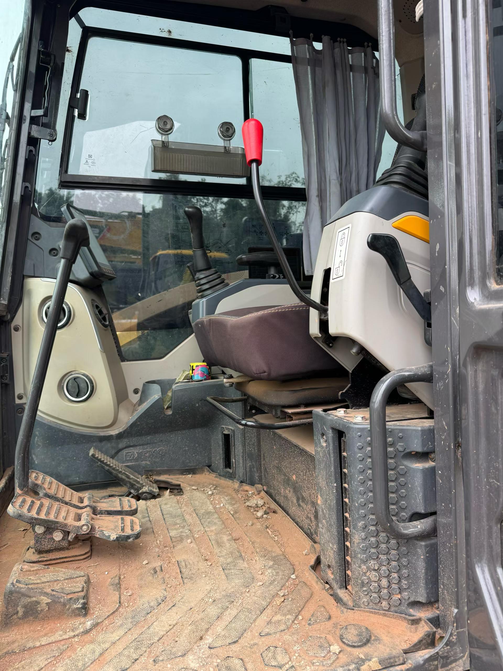 Buy XCMG XE60 Used Excavator / 5