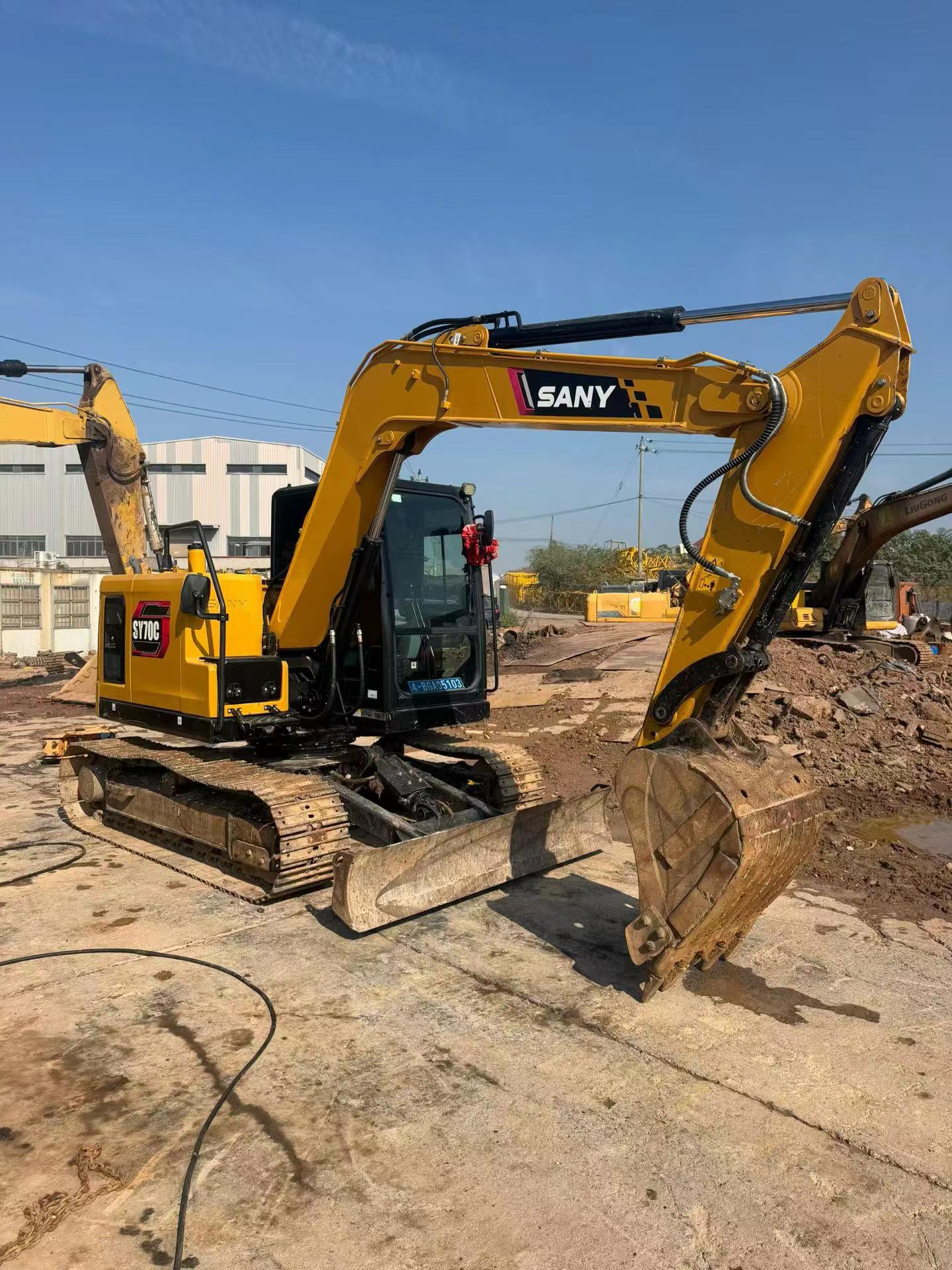 Buy Sany SY70C Used Excavator / 2