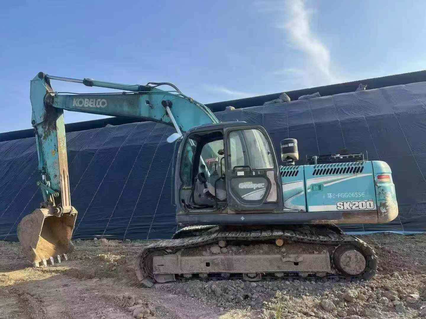 Buy Kobelco SK200-8 Used Excavator / 3