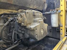 Buy Komatsu PC220-7 Used Excavator / 2 Buy Komatsu PC220-7 Used Excavator / 2