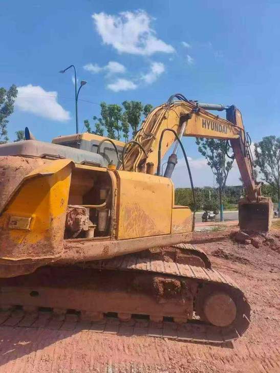 Buy Hyundai R215-7 Used Excavator / 1