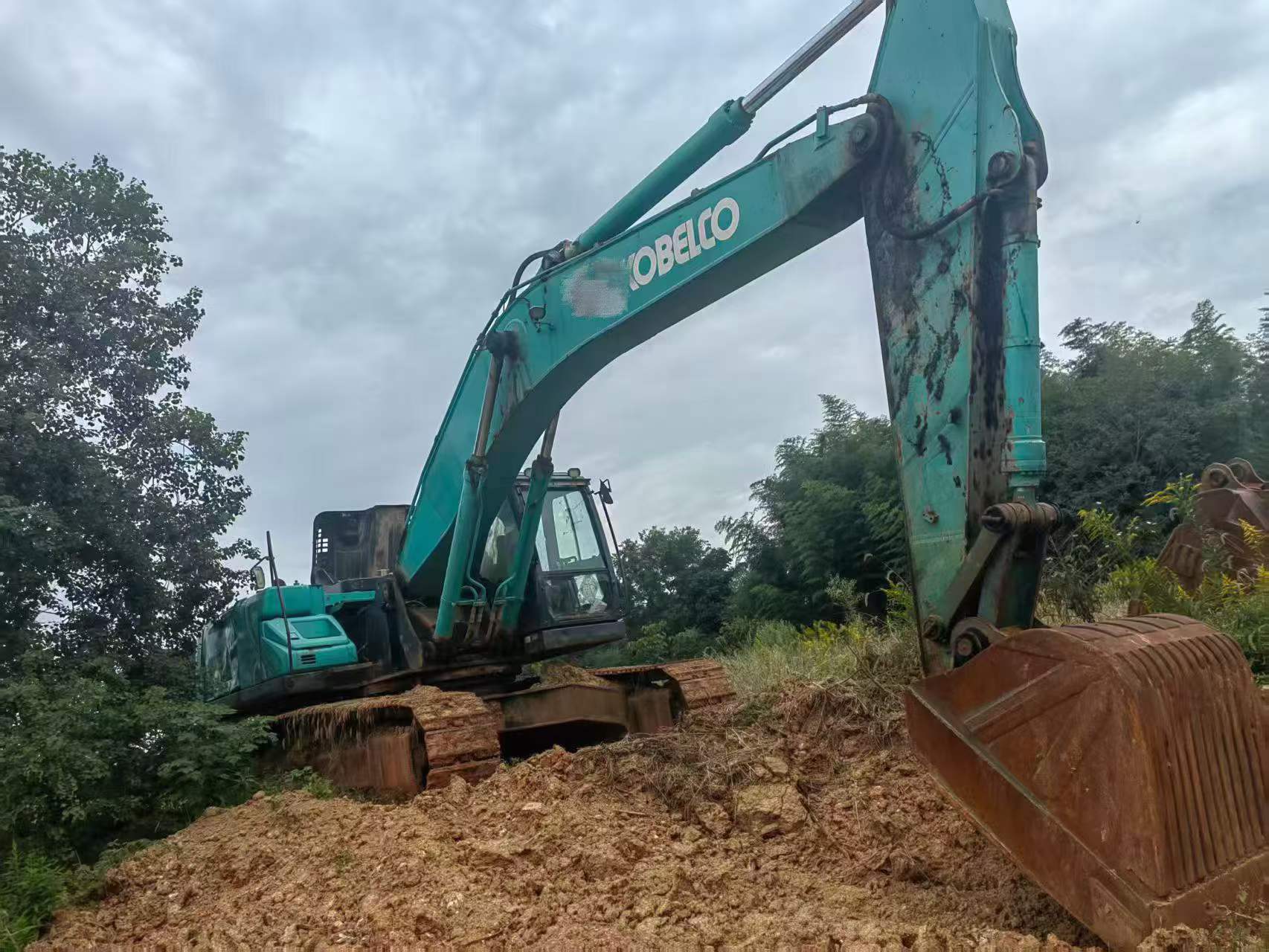 شراء حفارة Kobelco SK350-8 مستعملة / 2