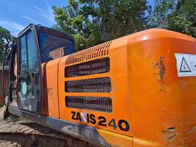 Buy Hitachi ZX200-5G Used Excavator / 7 Buy Hitachi ZX200-5G Used Excavator / 7