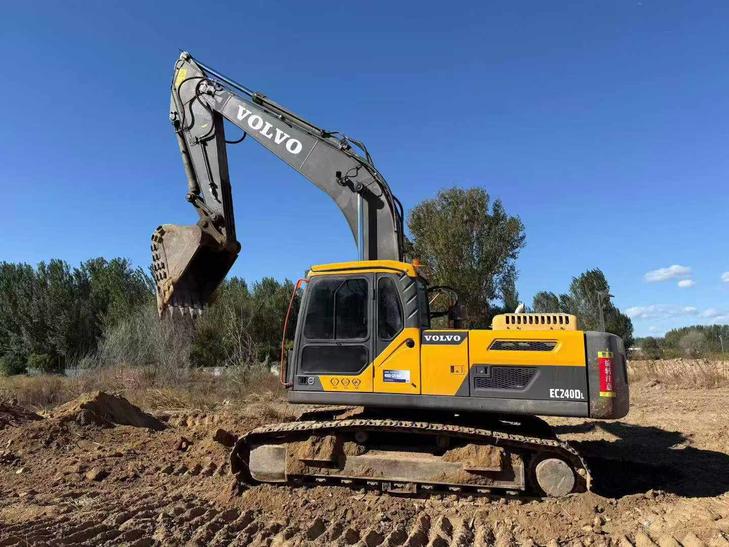Buy Volvo EC240 Used Excavator / 1