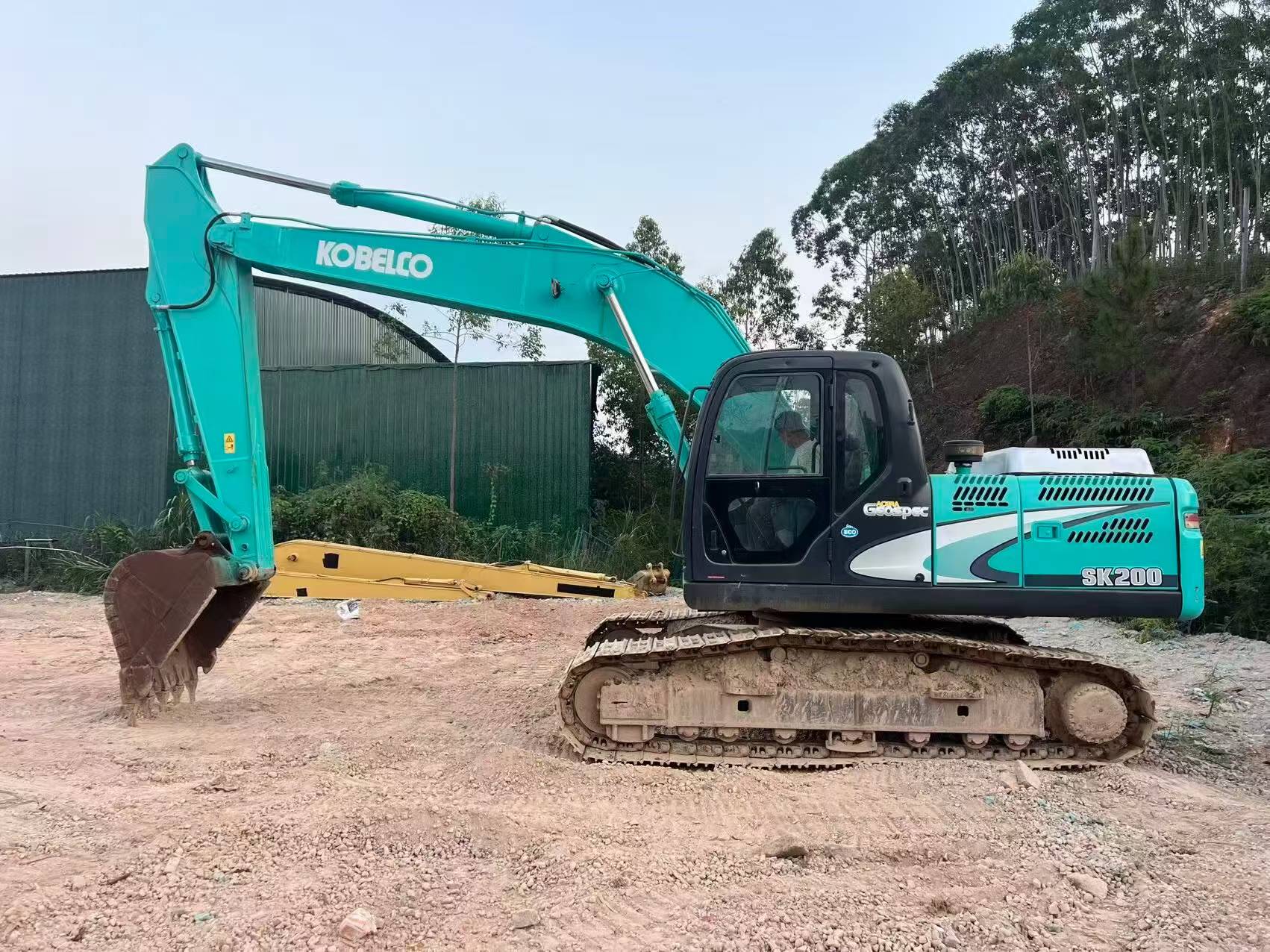 Buy Kobelco SK200-8 Used Excavator / 4