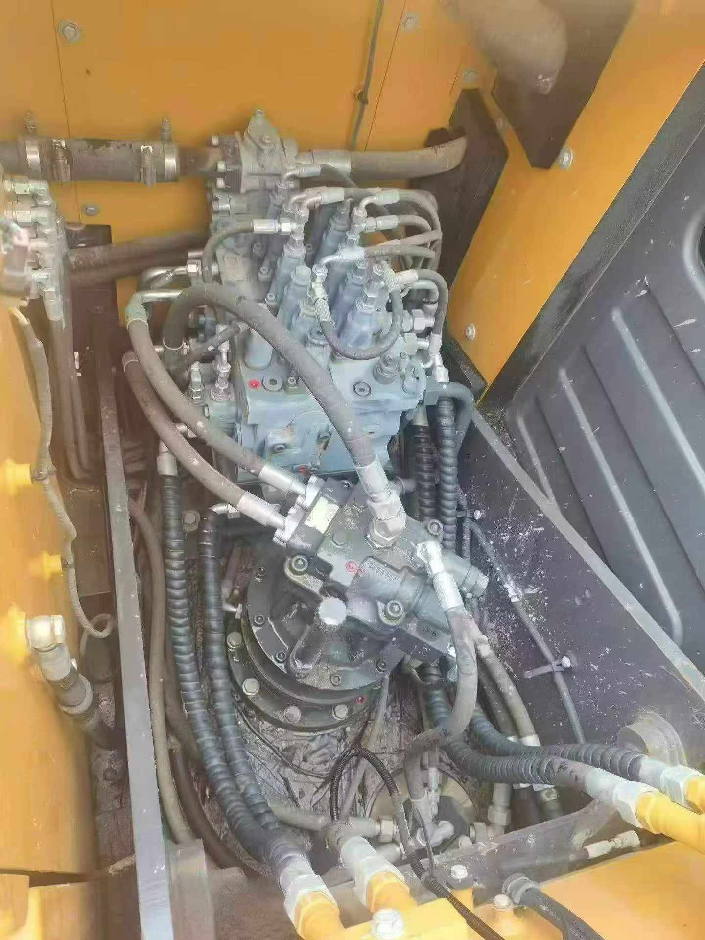 Buy XCMG XE155D Used Excavator / 4