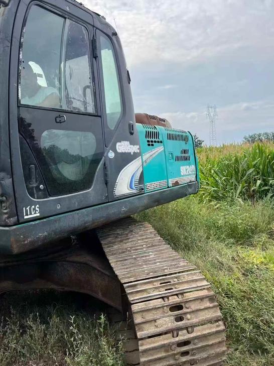 Buy Kobelco SK2008 Used Excavator / 1