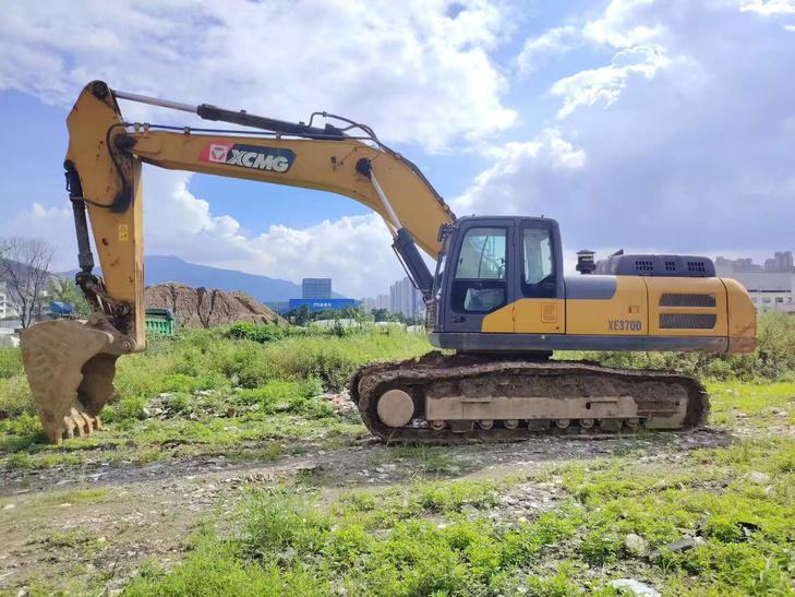 Buy XCMG XE370D Used Excavator / 1