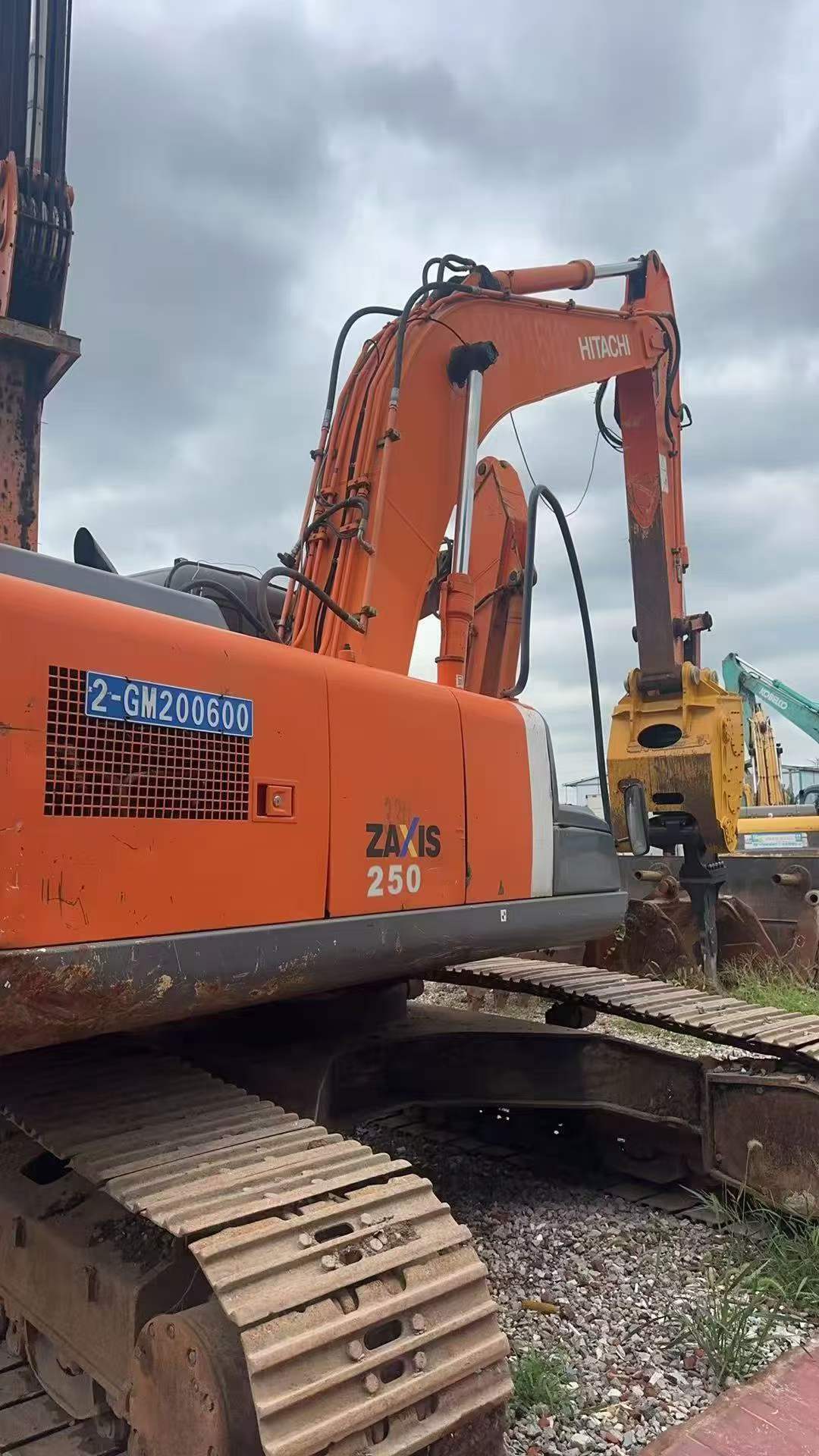 Buy Hitachi EX250-5 Used Excavator / 2