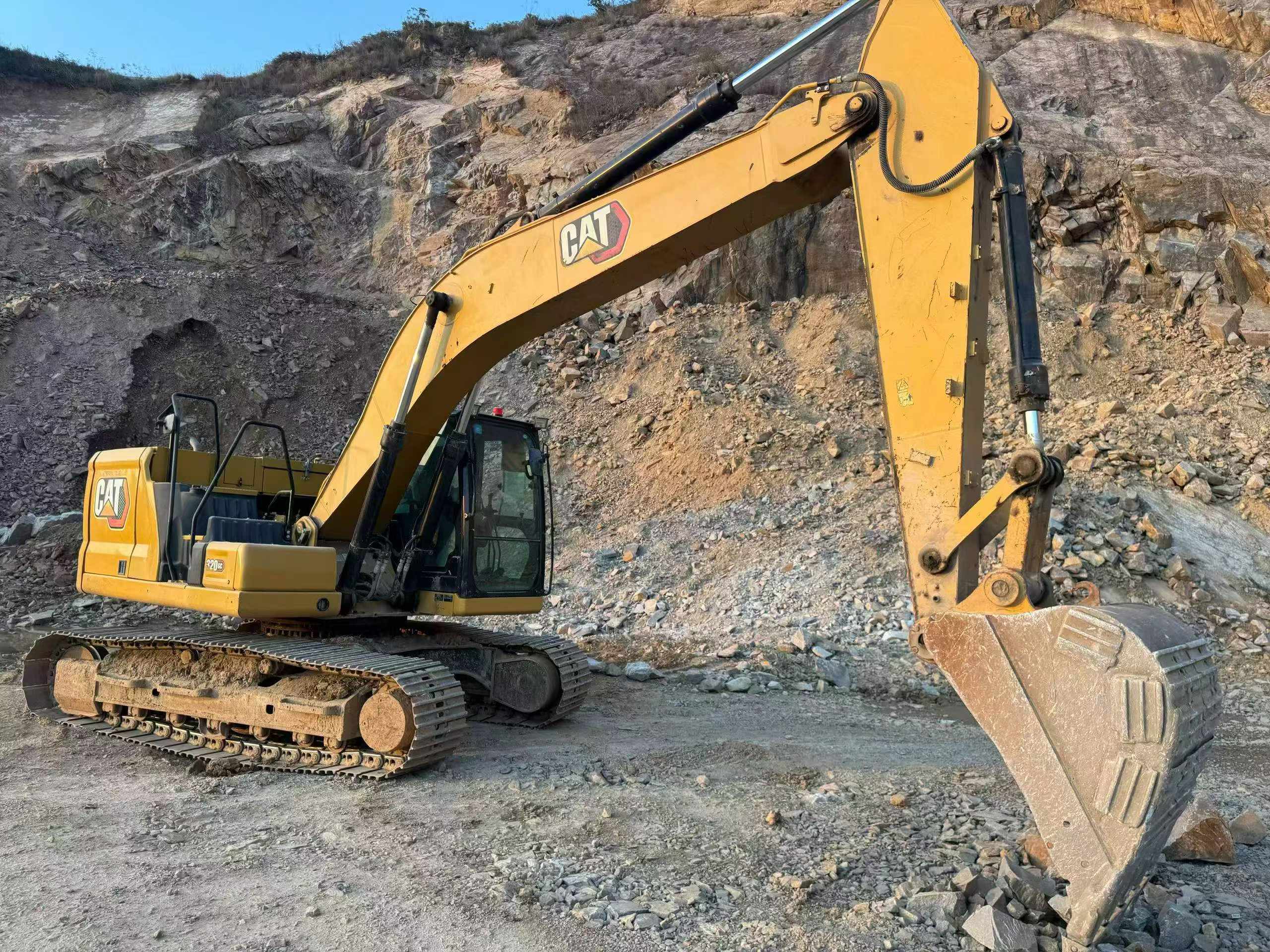 Buy Caterpillar 320GC Used Excavator / 4