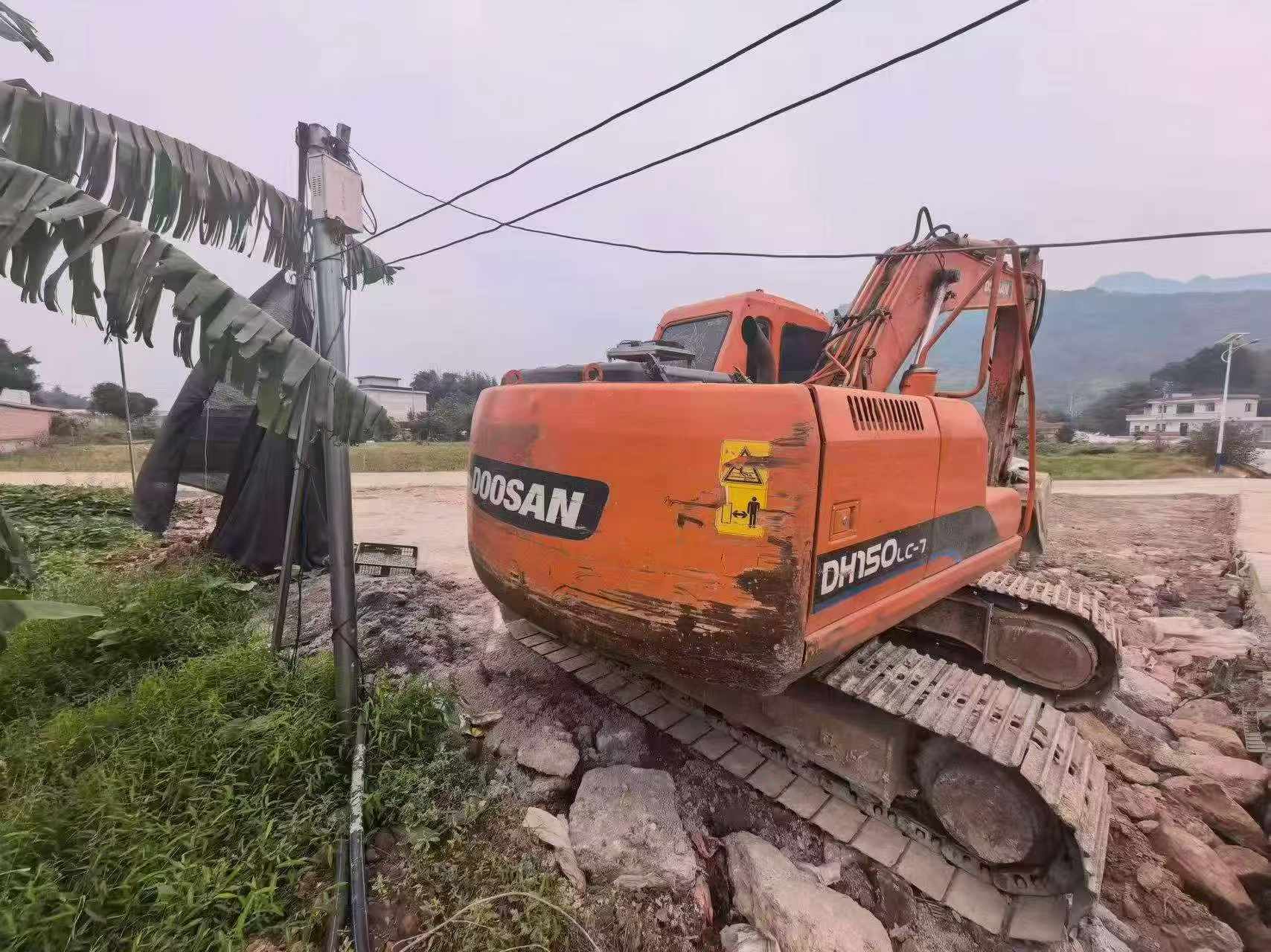 Buy Doosan DH150-7 Used Excavator / 6