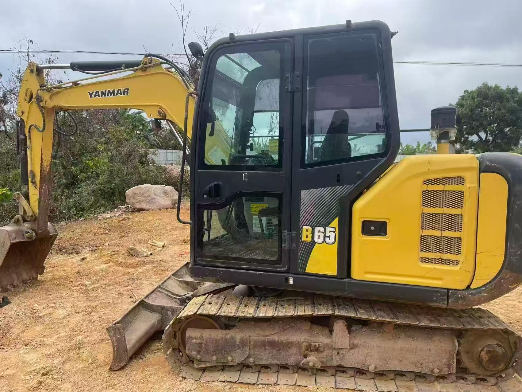 Buy Yanmar B65 Used Excavator / 6