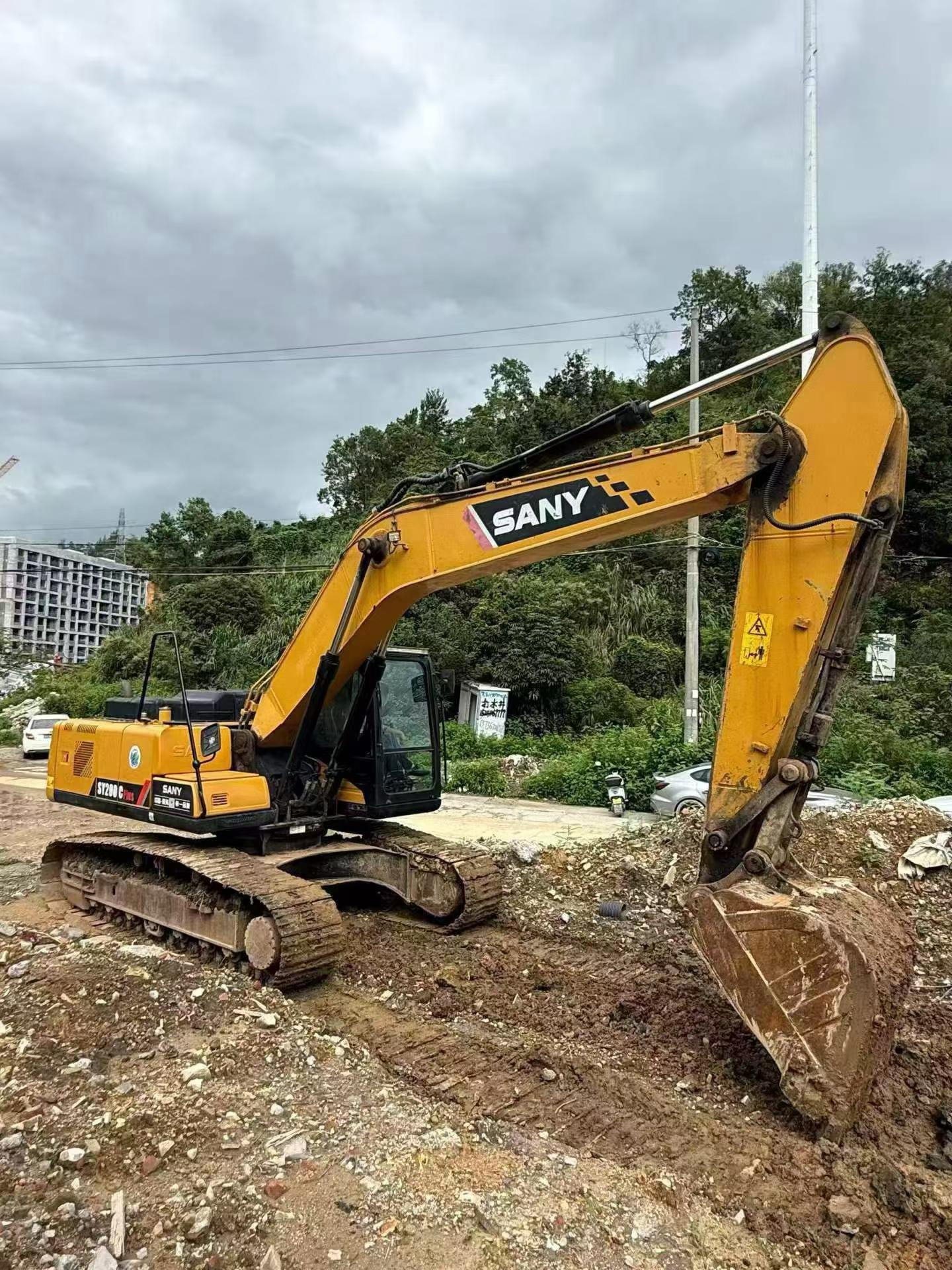 Buy Sany SY200C Used Excavator / 2