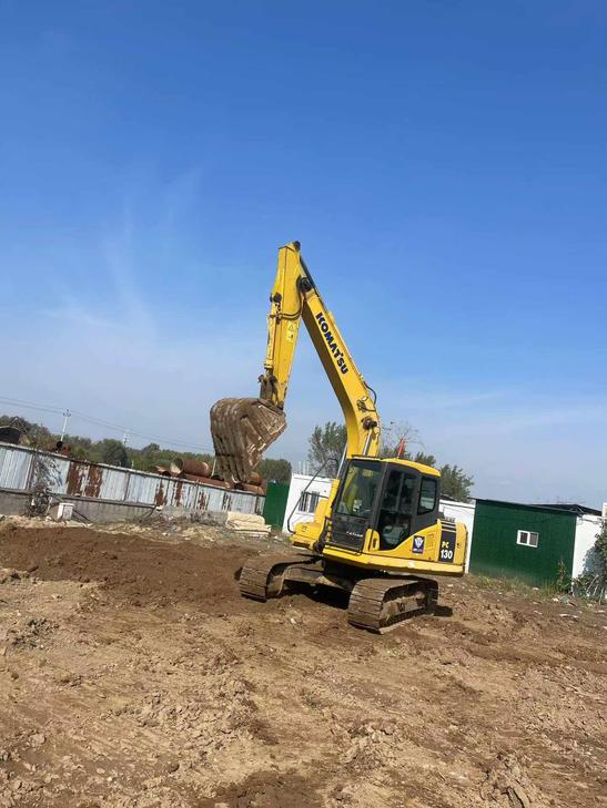 Buy Komatsu PC130-7 Used Excavator / 1