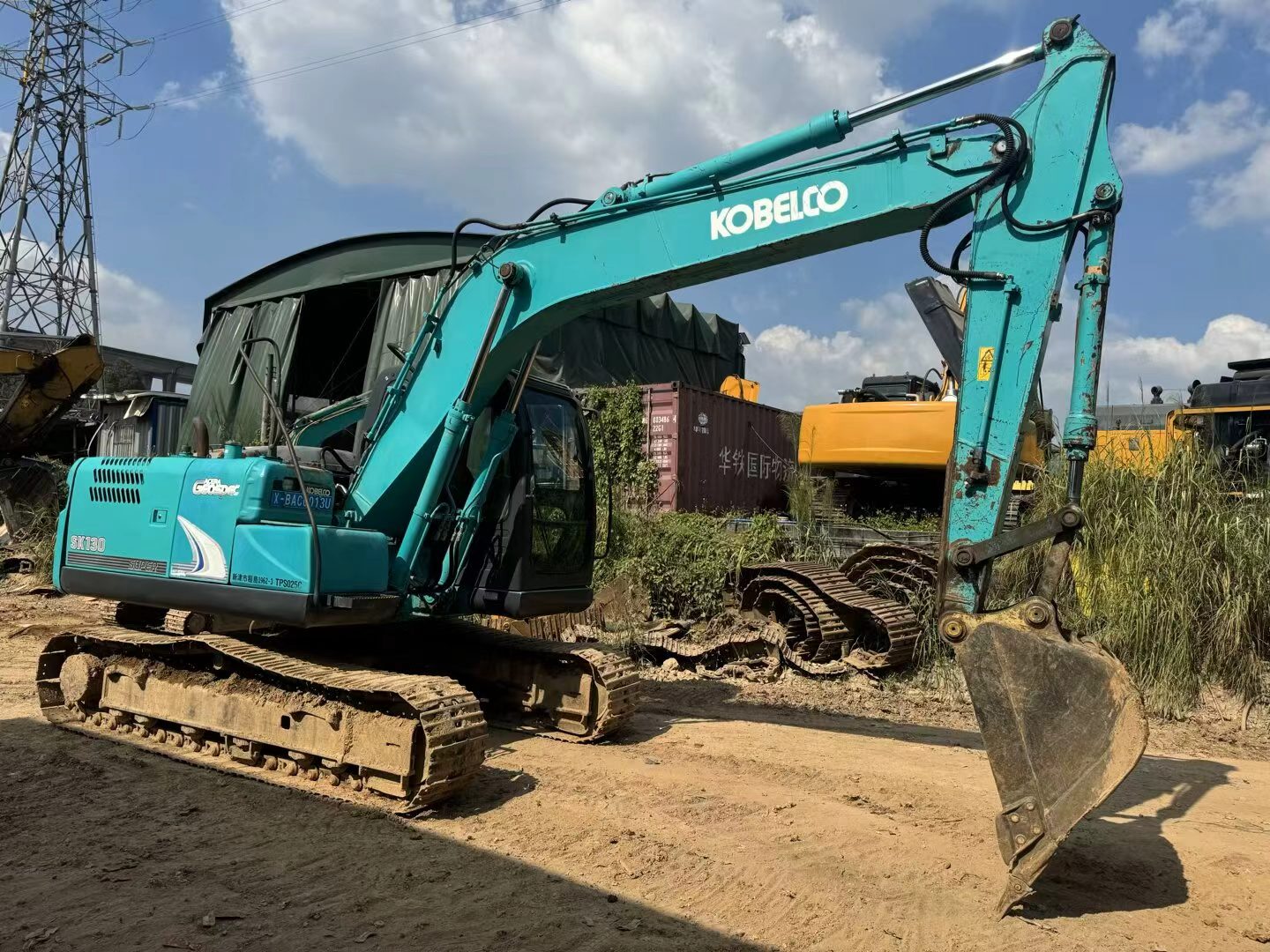 شراء حفارة Kobelco SK130 مستعملة / 2