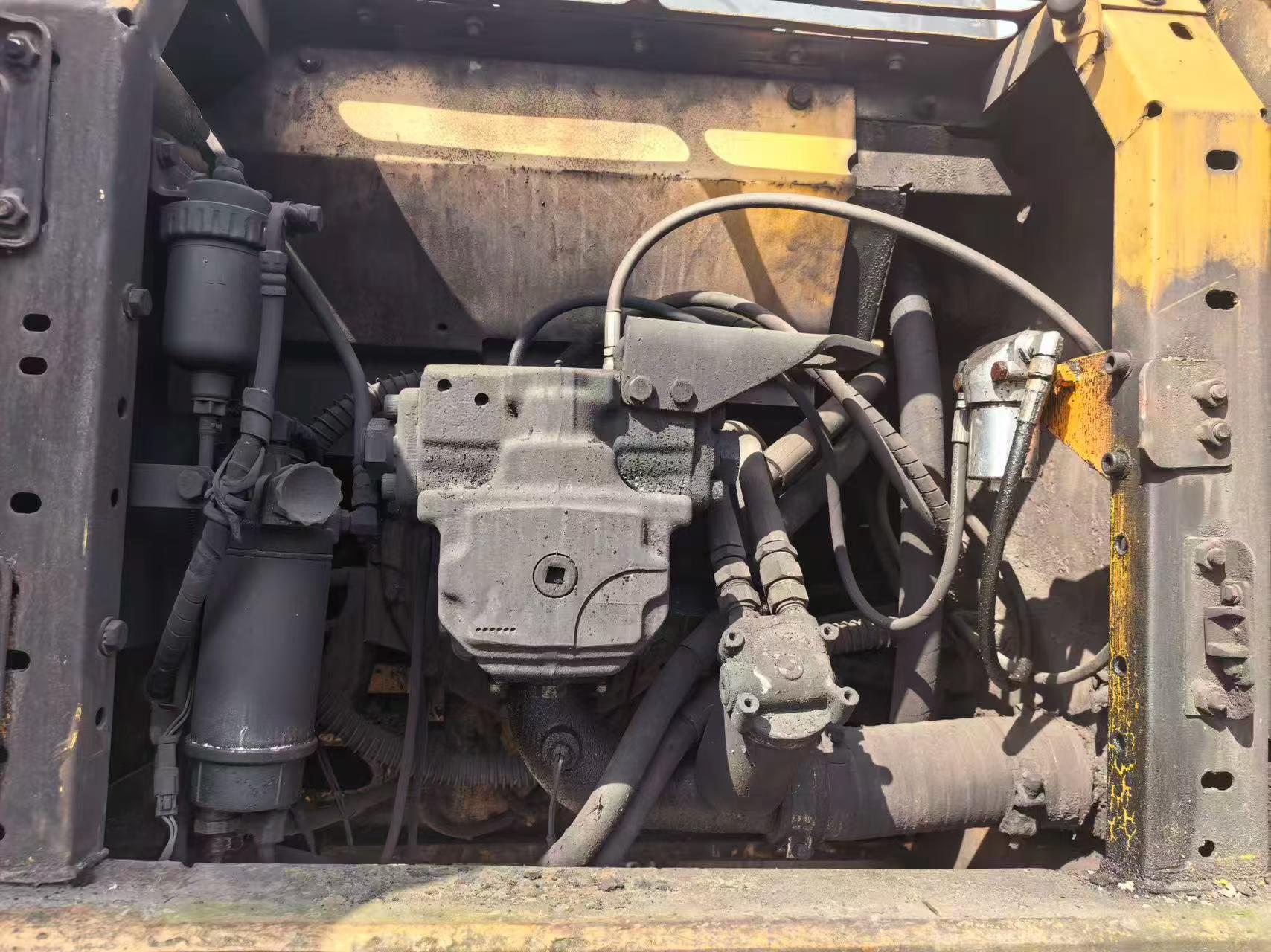 Buy Komatsu PC220-8 Used Excavator / 3